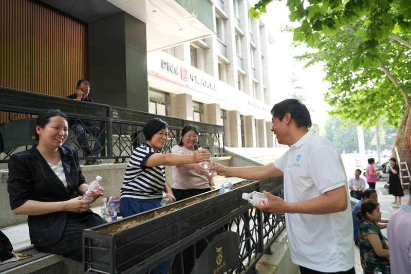 未命名_副本.jpg 未命名_副本.jpg